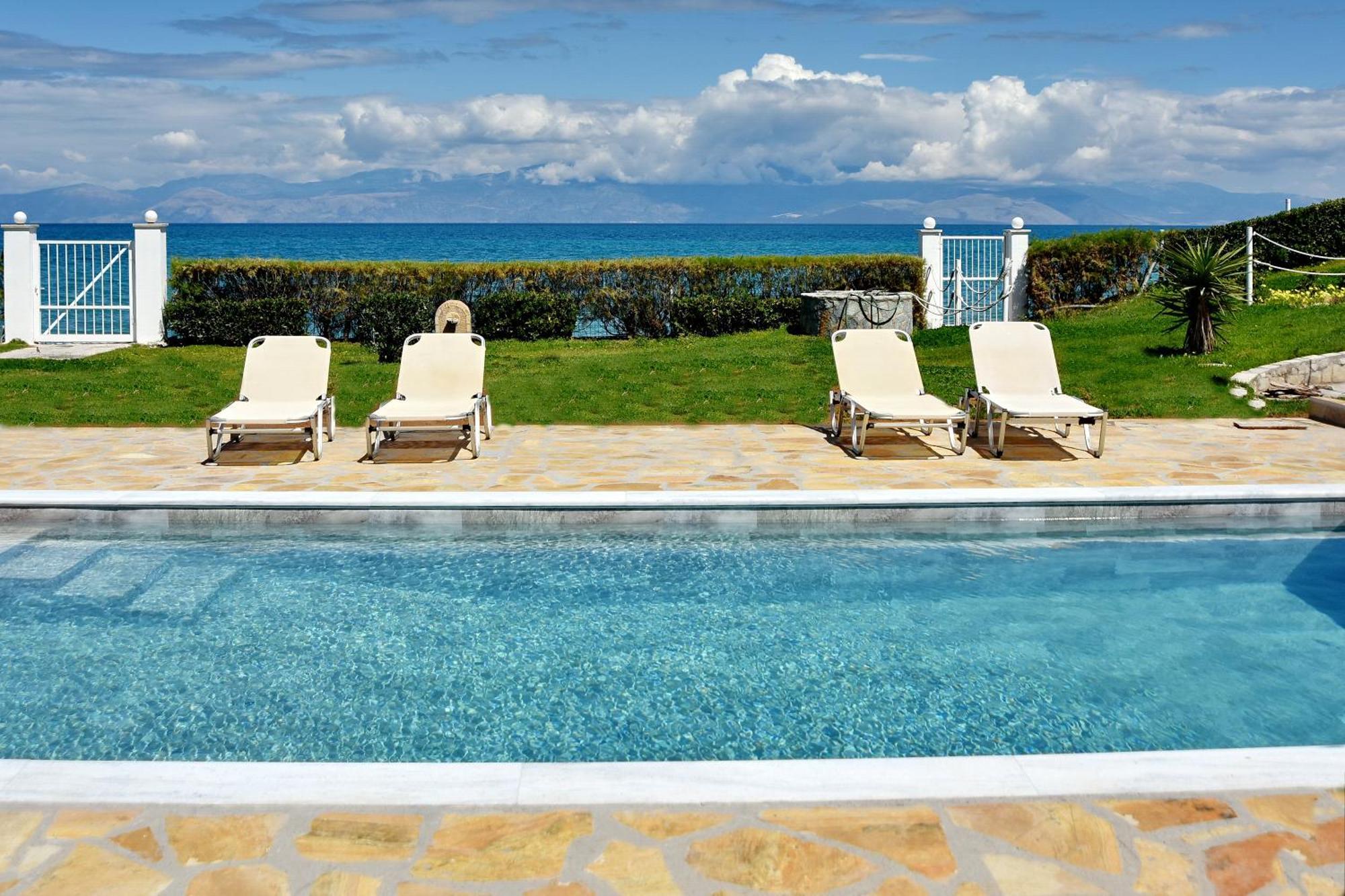 Antorina Beachfront Villas With Private Pools Kamari  Eksteriør billede